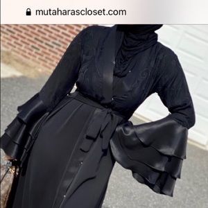 Satin Belle Sleeve Abaya